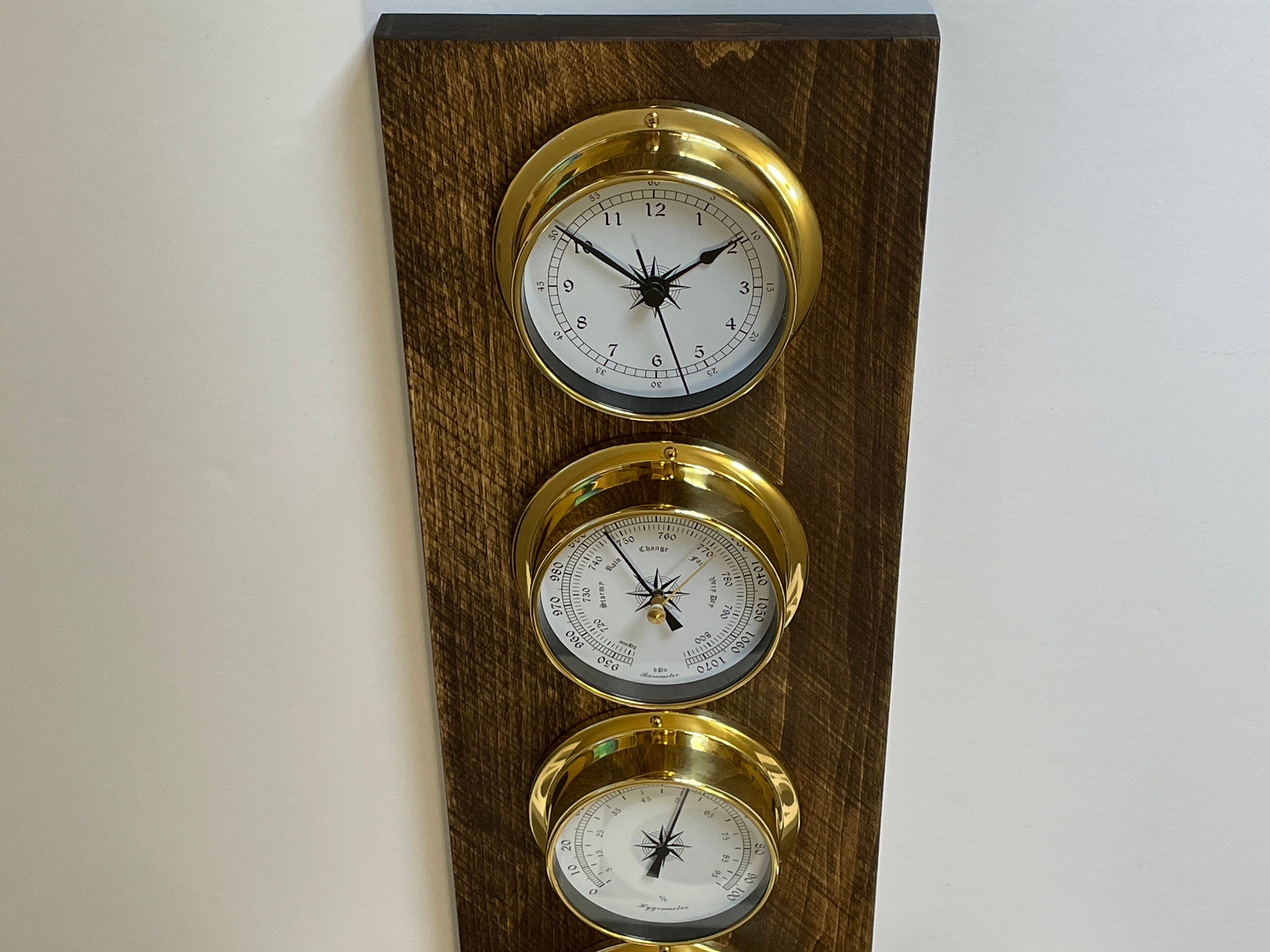 Deluxe Clock, Barometer, Thermometer and Hygrometer Weather