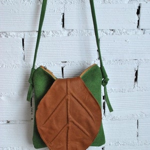 Leaf medium handbag, Forest collection green image 2