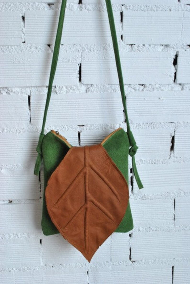 Leaf medium handbag, Forest collection green image 2