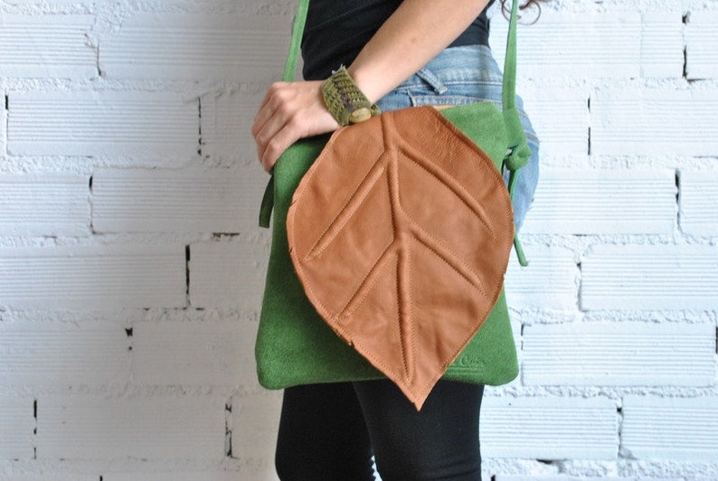 Leaf medium handbag, Forest collection green image 1