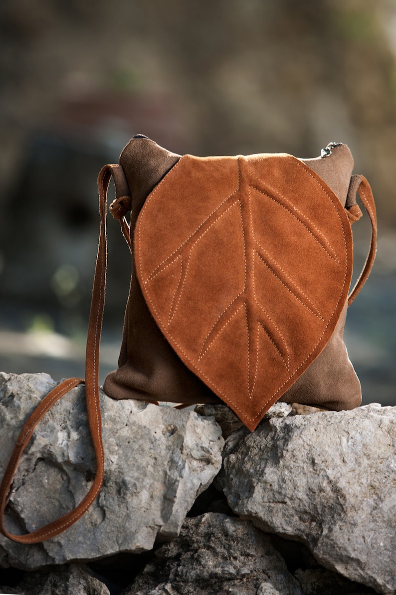 Leaf medium handbag, Forest collection image 1