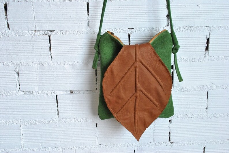 Leaf medium handbag, Forest collection green image 4