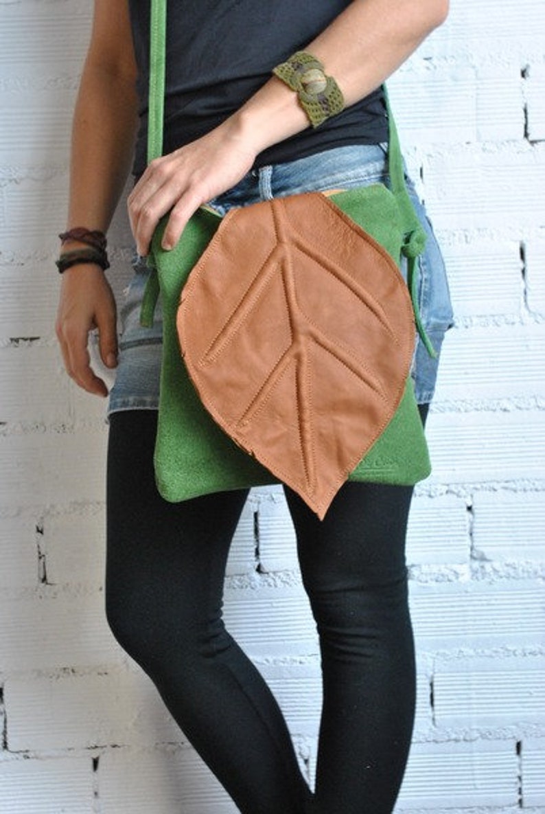 Leaf medium handbag, Forest collection green image 3