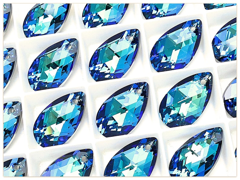 Swarovski Elements 6106 Pear-shaped Bermuda Blue 16mm Kristall 22mm Swarovski Mandel Swarovski Birne Swarovski Kristall Türkises Kristall Bild 1