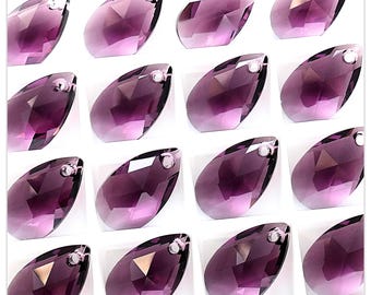 Peut inclure: Un ensemble de 16 pendentifs en cristal de forme goutte d'eau de couleur violette avec un trou en haut pour la ficelle.