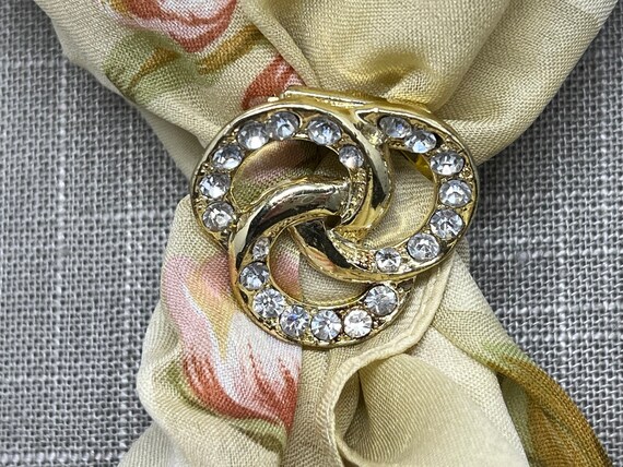 Shawl Clip Pins Brooch Rhinestone Flower Scarf Ring Scarf Buckle Korean  Style