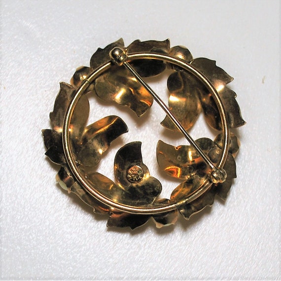 VTG 12 KTG TT Gold Maple Leaf Pearl Wreath Brooch - image 8