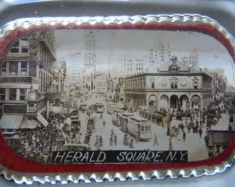 Antique Paperweight, presse-papier, of Herald Square New York, 1900