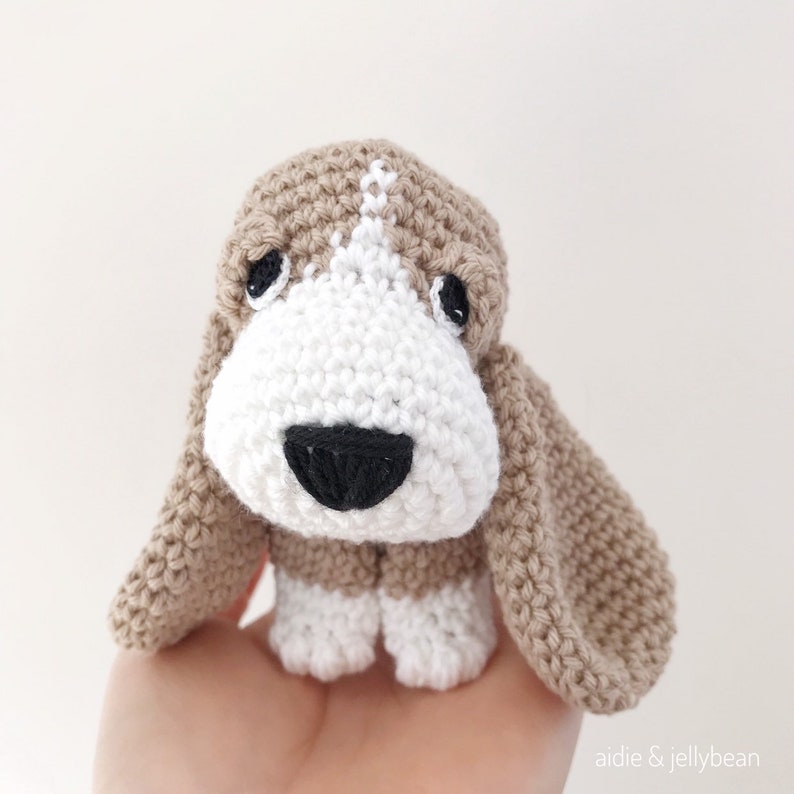 Customisable BASSET HOUND crochet amigurumi with collar, Crochet basset hound, amigurumi basset hound, hound lover gift, hound baby gift image 2