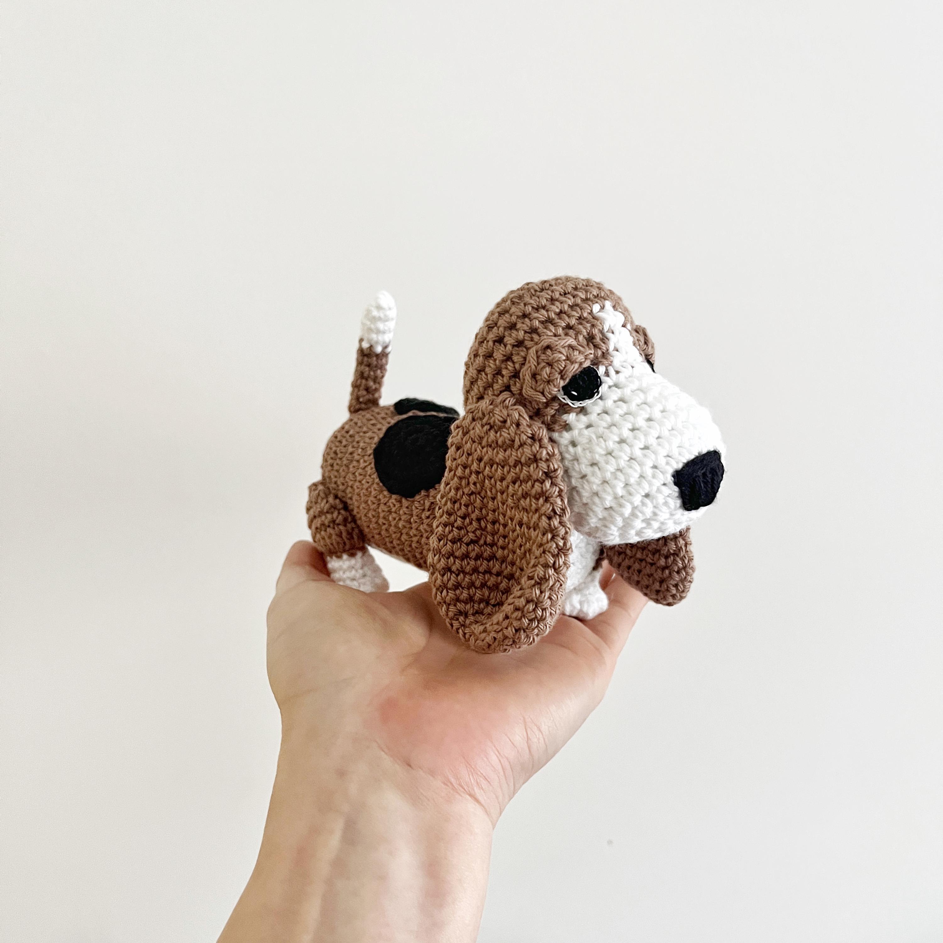Customisable BASSET HOUND crochet amigurumi with collar, Crochet basset hound, amigurumi basset hound, hound lover gift, hound baby gift