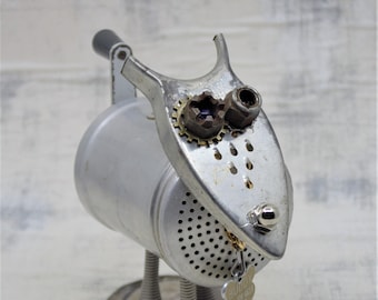 Salty Dog, el robot de chatarra: salero y rallador de regalo para la cocina