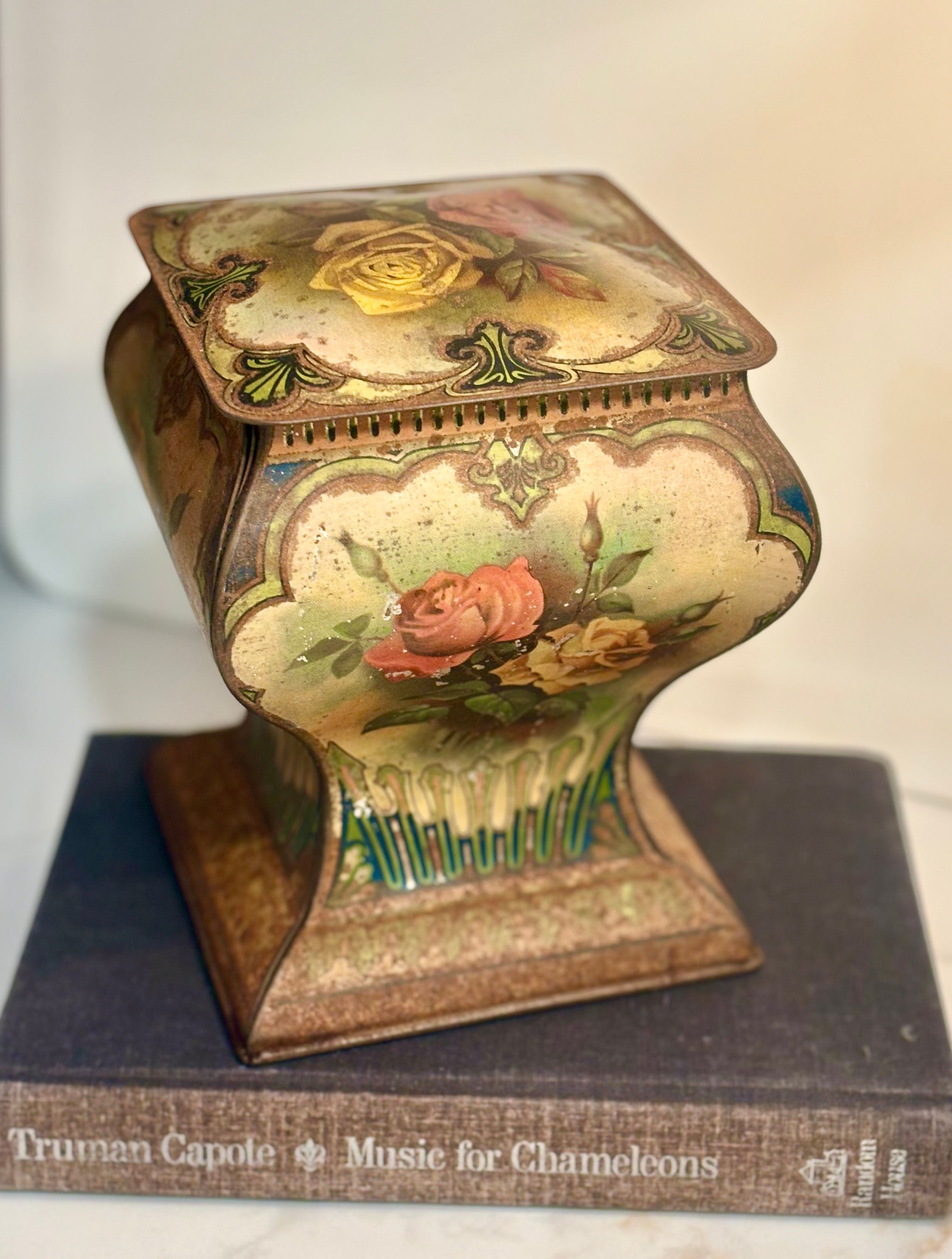 Antique biscuit tin - Etsy 日本