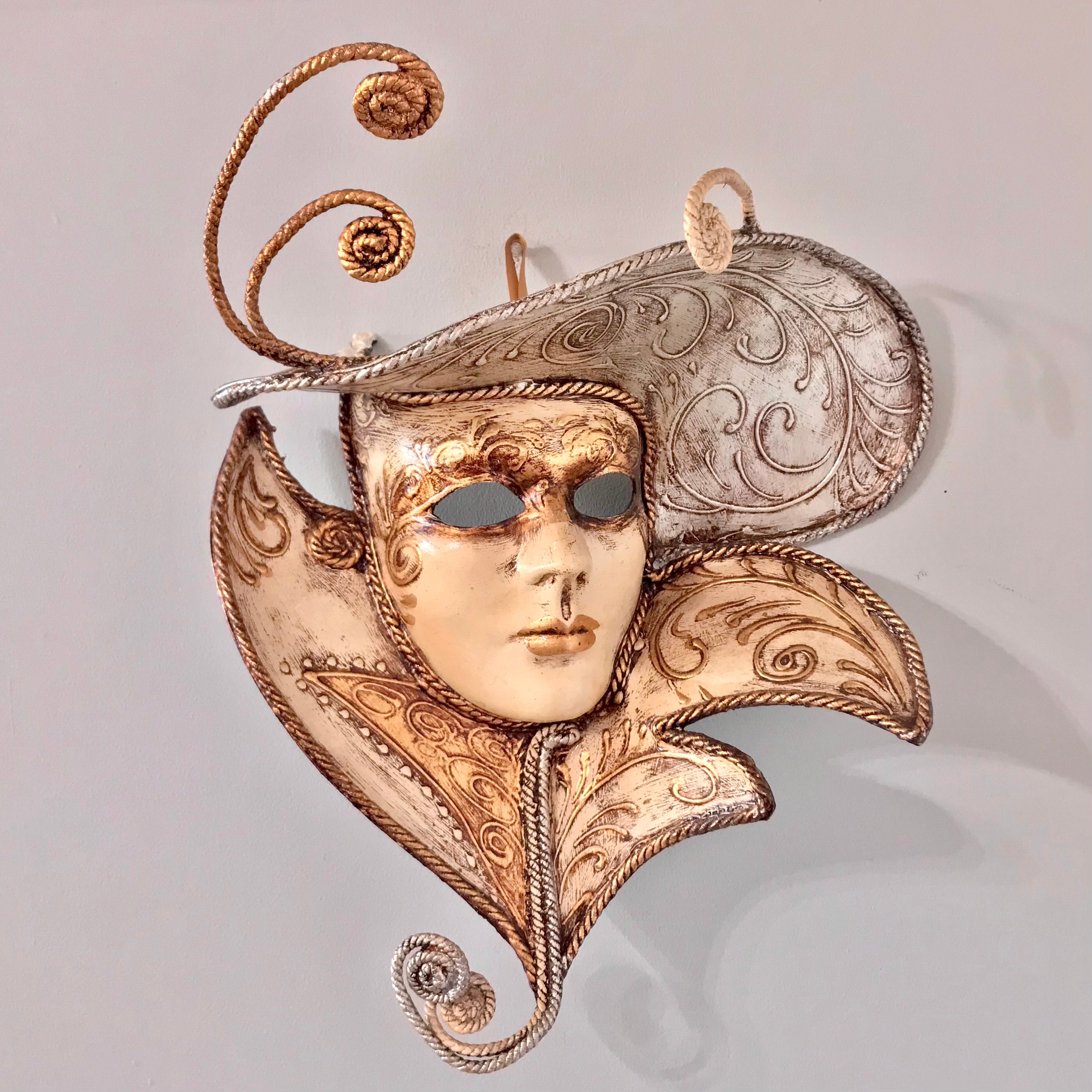 Venetian Hand Crafted Gilt Carnival Mask by Valentini  display picture 2