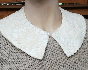 White Lace Detachable Collar: Handmade Retro Floral Cotton Frill