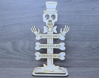 Halloween Wooden Sign Post Decor | Spooky Pumpkin & Skeleton Street Signs | Halloween Table Centrepiece