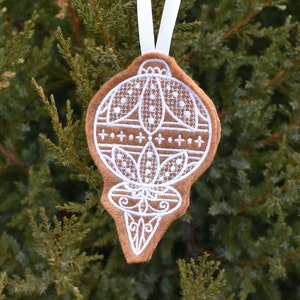 Bauble Gingerbread Cookie