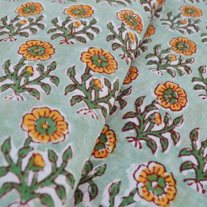 Stof met bloemenprint Dameskleding Jurk Stof maken Kinderen knutselen Stof Hardlopen Losse stof naaien Quilten Stof maken Top Nieuwe kunst