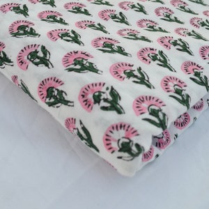 Zachte katoenen handblokstof Lopende losse dameskledingstof Art Kid's Crafting Fabric Roze gebloemde stof Top Nieuwe collectiestof Etc