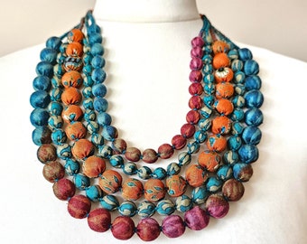 Collier coloré 5 brins pour femme, collier d'été épais Boho Chic fait main, collier de perles de soie sari recyclées, cadeau pour maman