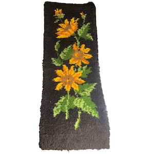 Vintage 70s Mid Century Modern Sunflower Hook Latch RYA Rug Wall Tapestry
