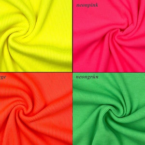 Könnte beinhalten: Vier Stoffmuster in Neonfarben: Gelb, Pink, Orange und Grün. Der Stoff hat eine gerippte Textur.