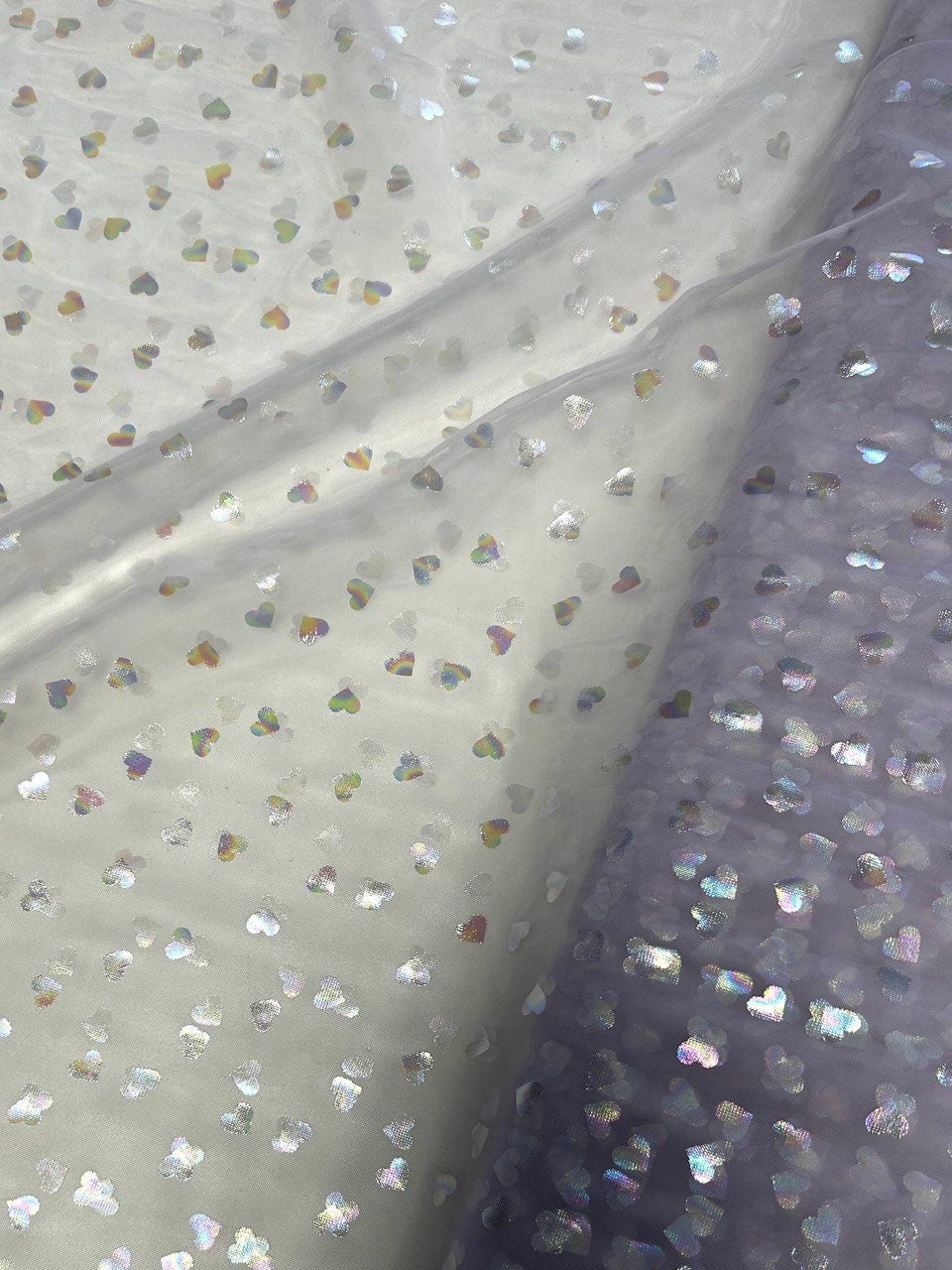 Produktbild von Lila Tüllstoff Mit Glitzer & Blumenmuster – 0,5m X 140cm, Lurexfaden, Für Deko & Karneval