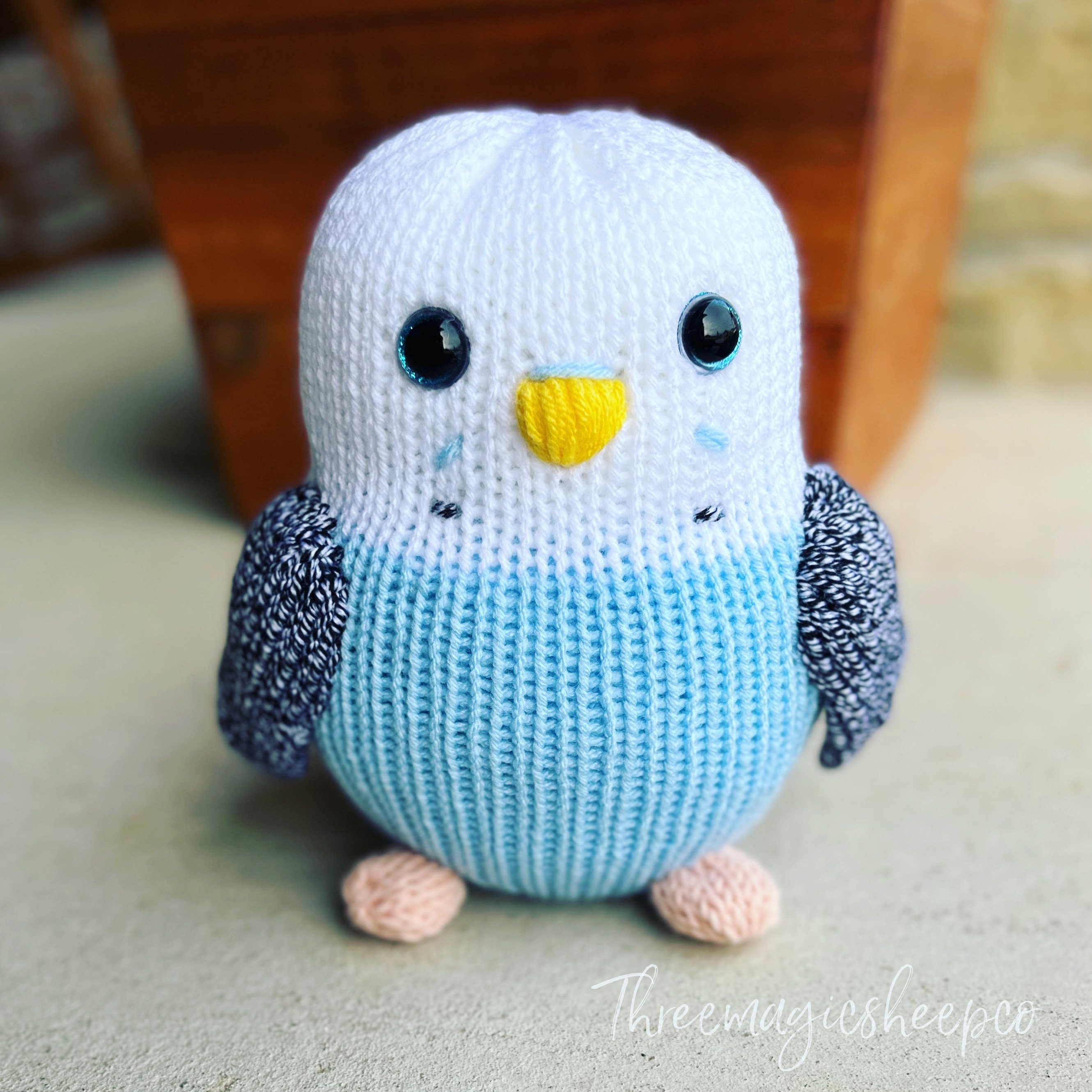 Reversible egg/bird toys made with addi express.  Addi knitting machine,  Loom knitting patterns, Knitting machine patterns