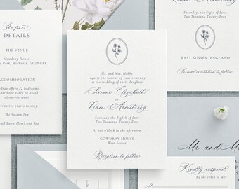 Vintage monogram wedding invitations - Classic wedding invitations - Wedding crest - Luxury printed wedding Invites