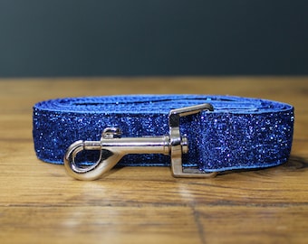 Hund Blei in elektrischen blauen Glitter