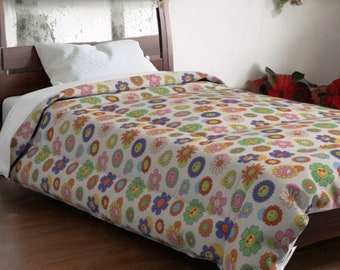 Retro Flower Power Comforter: 1970s Hippie Boho Bedding