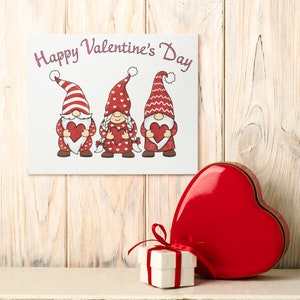 Valentine Gnome Sign: Happy Valentine&#39;s Day Wooden Decor