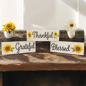 Sunflower Decor: Thankful Grateful Blessed Wooden Block Set afbeelding 4