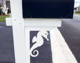 Outdoor Seahorse Mailbox Bracket, Beach House Decor, Curb Appeal, Coastal Front Porch Decoration, Weather-Resistant PVC, 2 Sizes