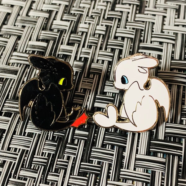 Night/Light fury enamel pin