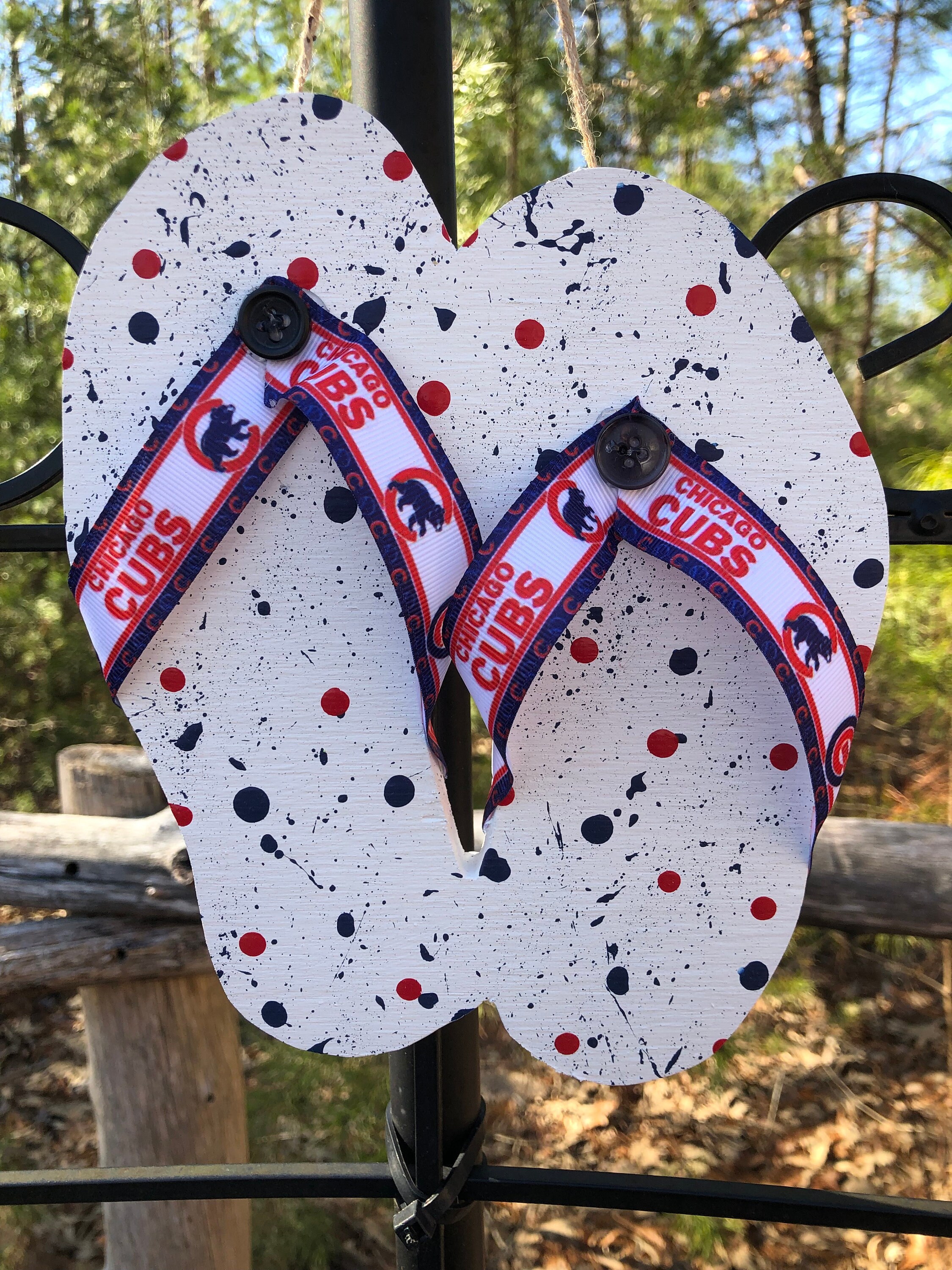cubs flip flops