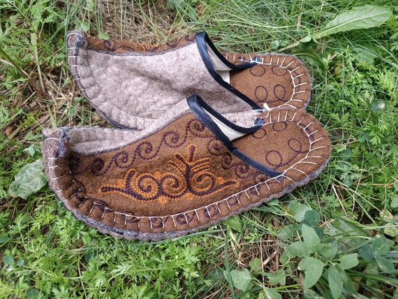 Embroidered Brown Mens Wool Slippers Felt Warm Cool Soft Size 41