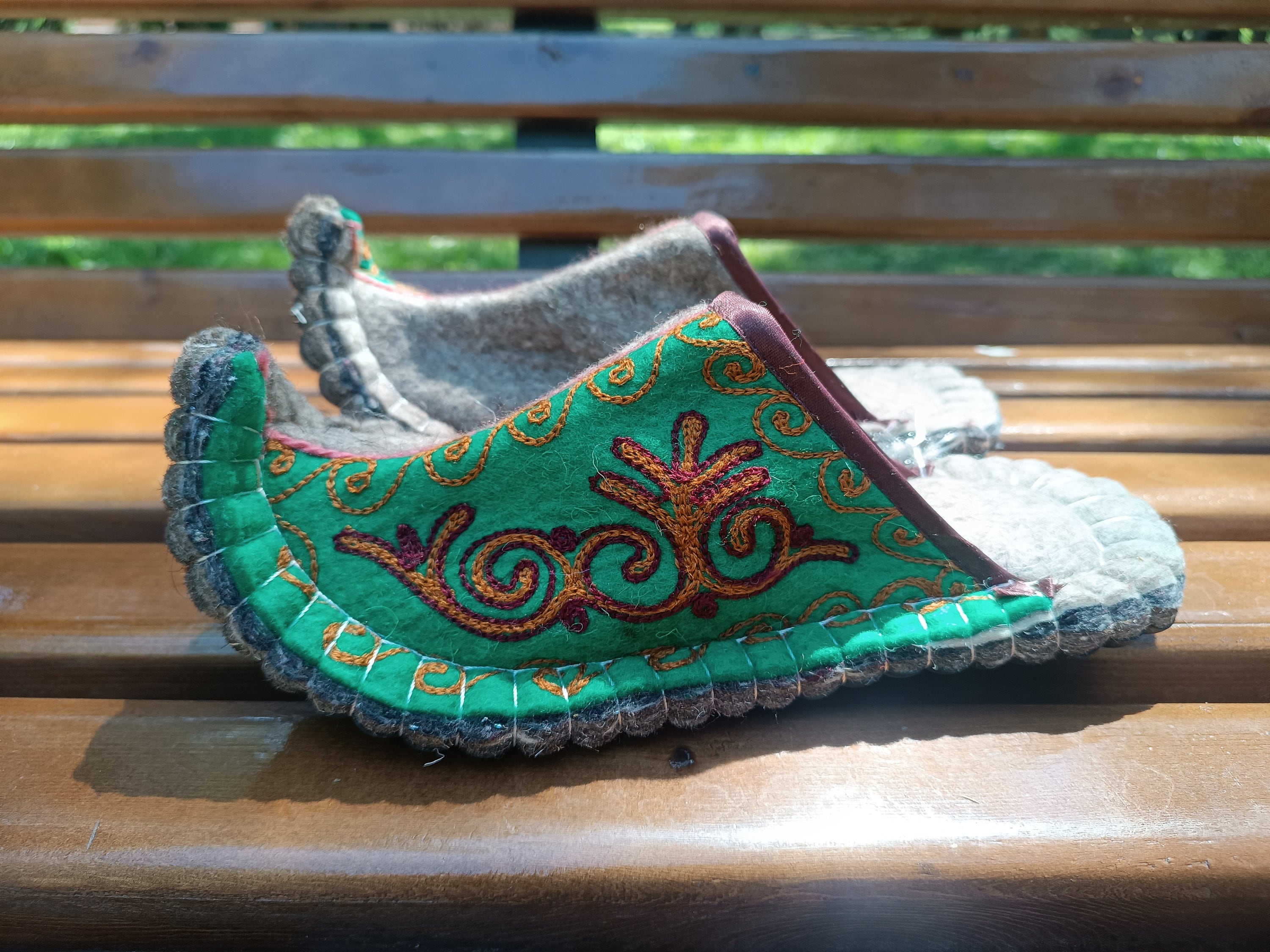 German wool cheap slippers