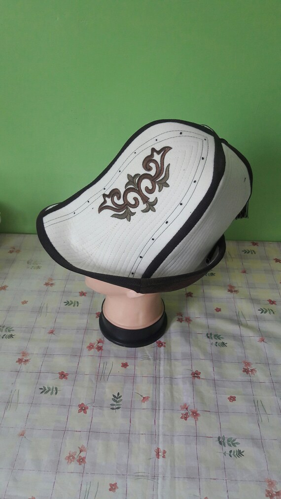 59cm hat size