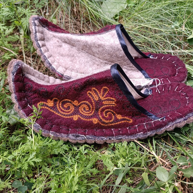 Embroidered Slippers - Etsy