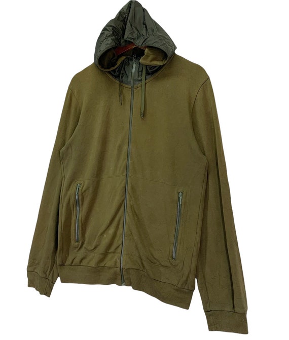 Does Uniqlo sell a hood replacement? : r/uniqlo