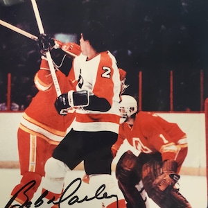 Rick Tocchet #22 Philadelphia Flyers NHL Hockey Hall of Fame Autographed  8.5x11 Photo w/ COA Hologram