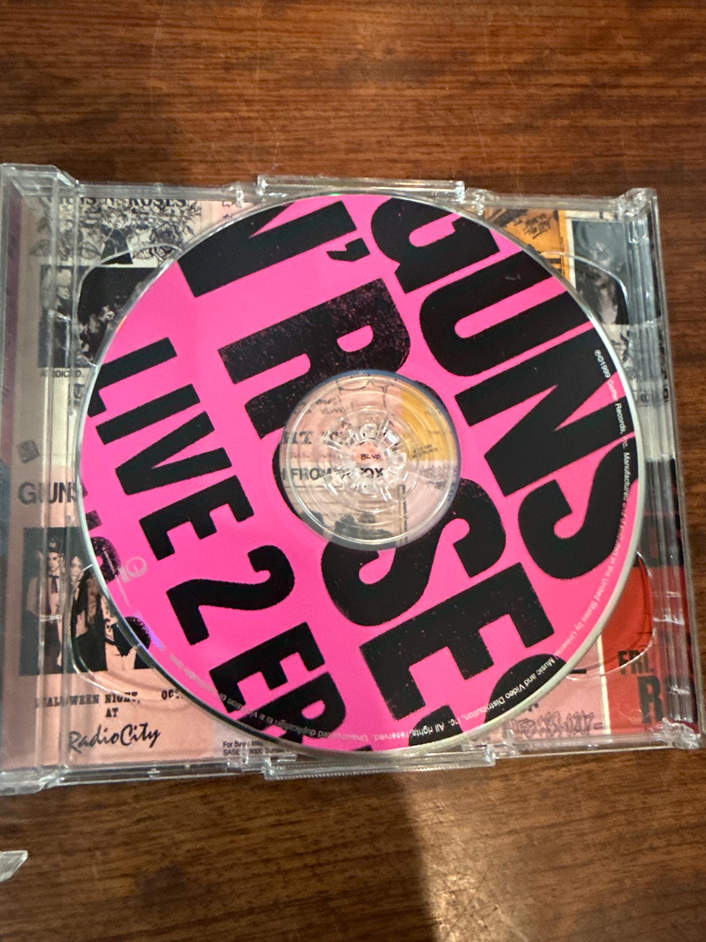 ガンズ・アンド・ローゼズ ライブ時代 87-93 CD 直筆サイン入り