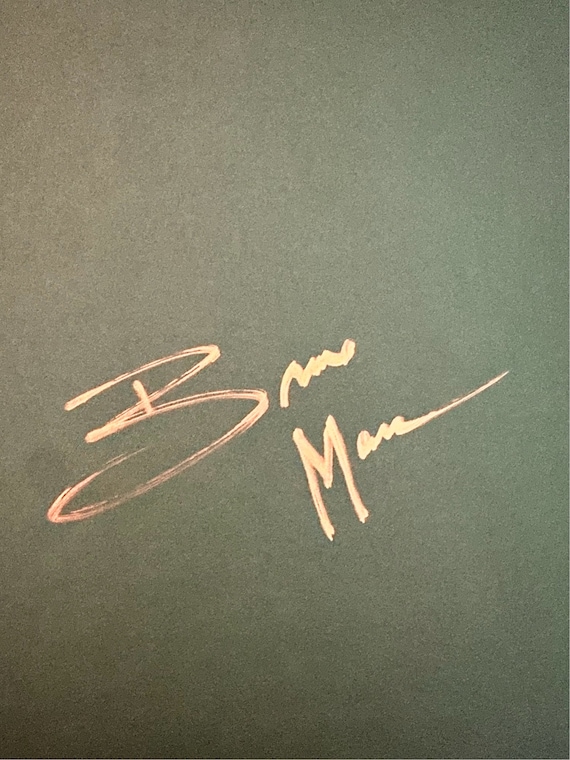 SIGNED Bruno Mars 24K Magic Live at the Apollo Theatre Book