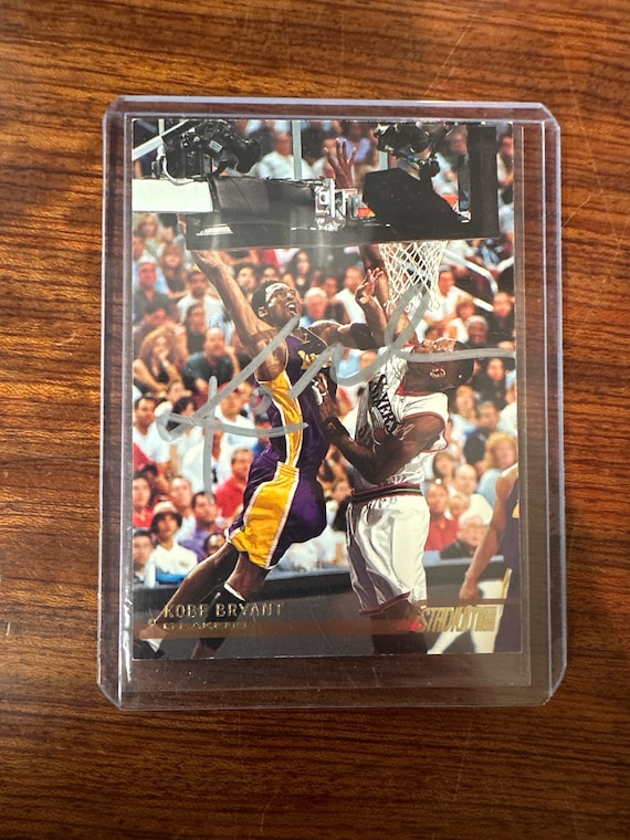kobe bryant コービー ブライアント サイン レイカーズ NBA kobe コービー ブライアント 直筆サインカード 世界79枚限定