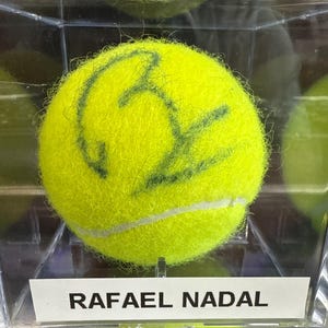 Rafael Nadal(サイン入りボール) ROGER FEDERER & RAFAEL NADAL Signed Tennis Ball + Display