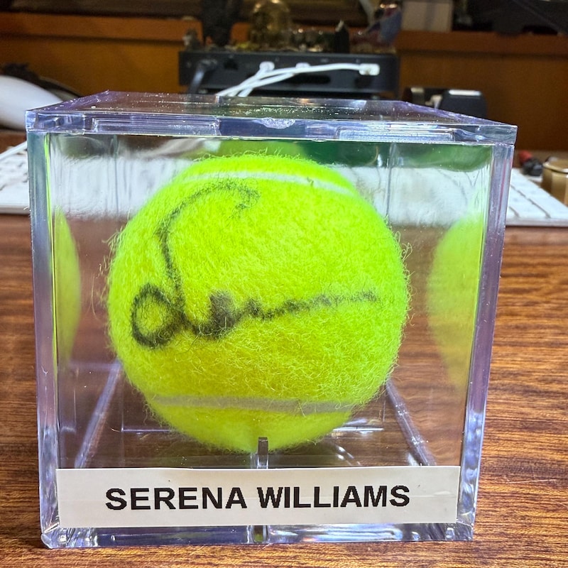 Balle De Tennis Dédicacée Par Serena Williams – Avec Certification – Collector Sportif