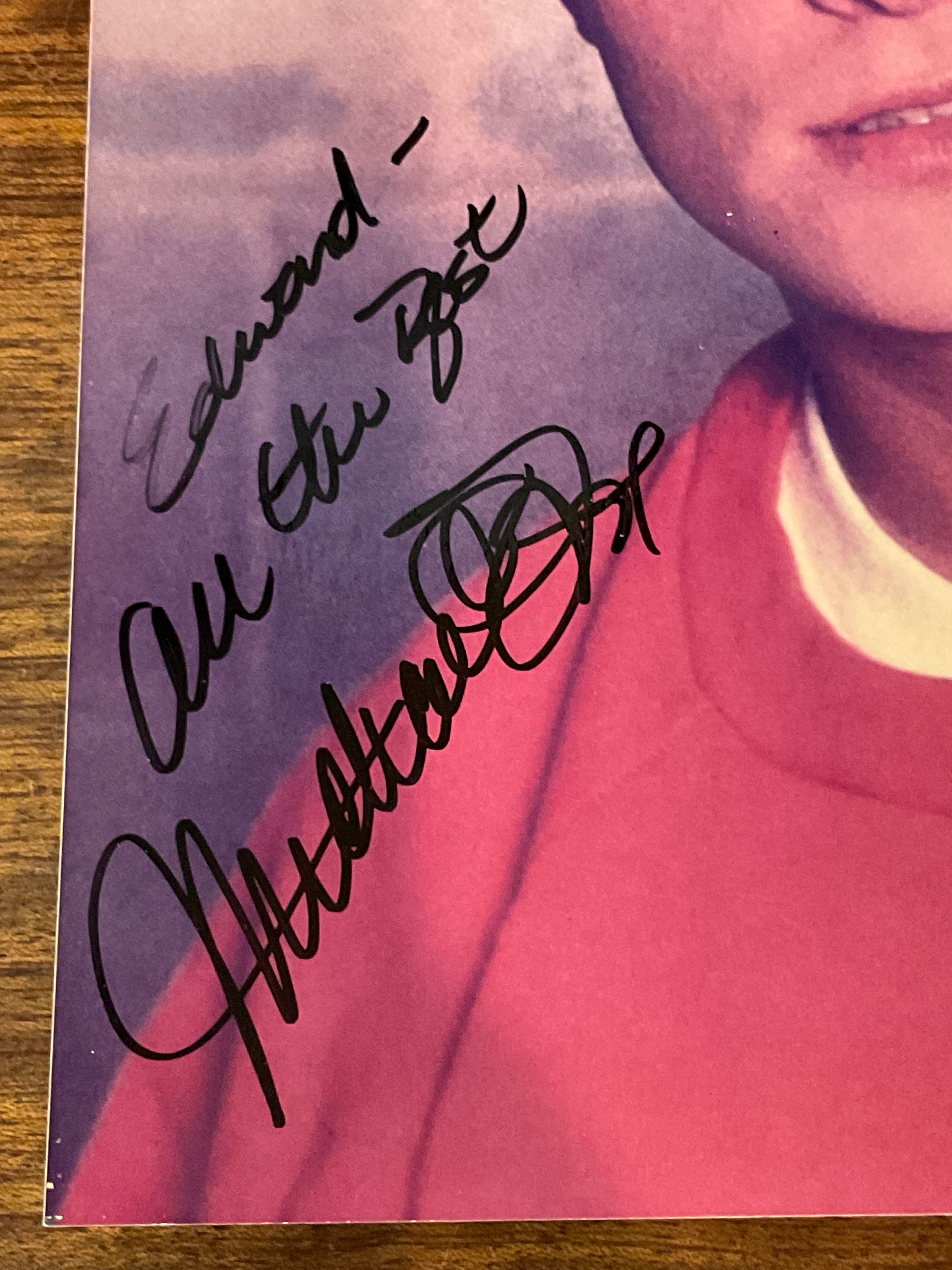 Foto autografiada de Michael J. Fox: Lazos familiares y Regreso al futuro  (LOA), image size:2250x3000