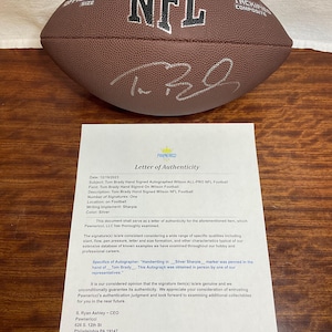Tom Brady Autogramm und Hand signierte Eisen NFL Fussball in silber Filzstift Loa / COA