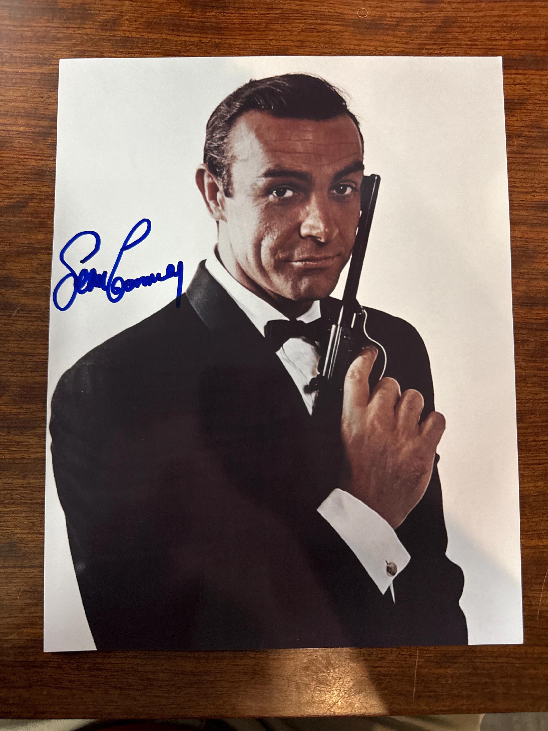 ショーン・コネリー直筆サイン入り超大型写真… ショーン・コネリーとダニエラ・ビアンキ直筆サイン入り超大型