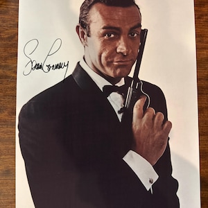 Sean Connery （ショーン・コネリー）の直筆サイン（鑑定書付き） ショーン・コネリー直筆サイン入りジェームズ・ボンド写真：007 直筆
